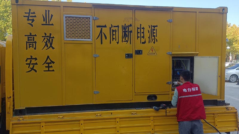 奉化柴油发电机组和UPS电源配合使用时，如何避免切换过程中的电力中断？
